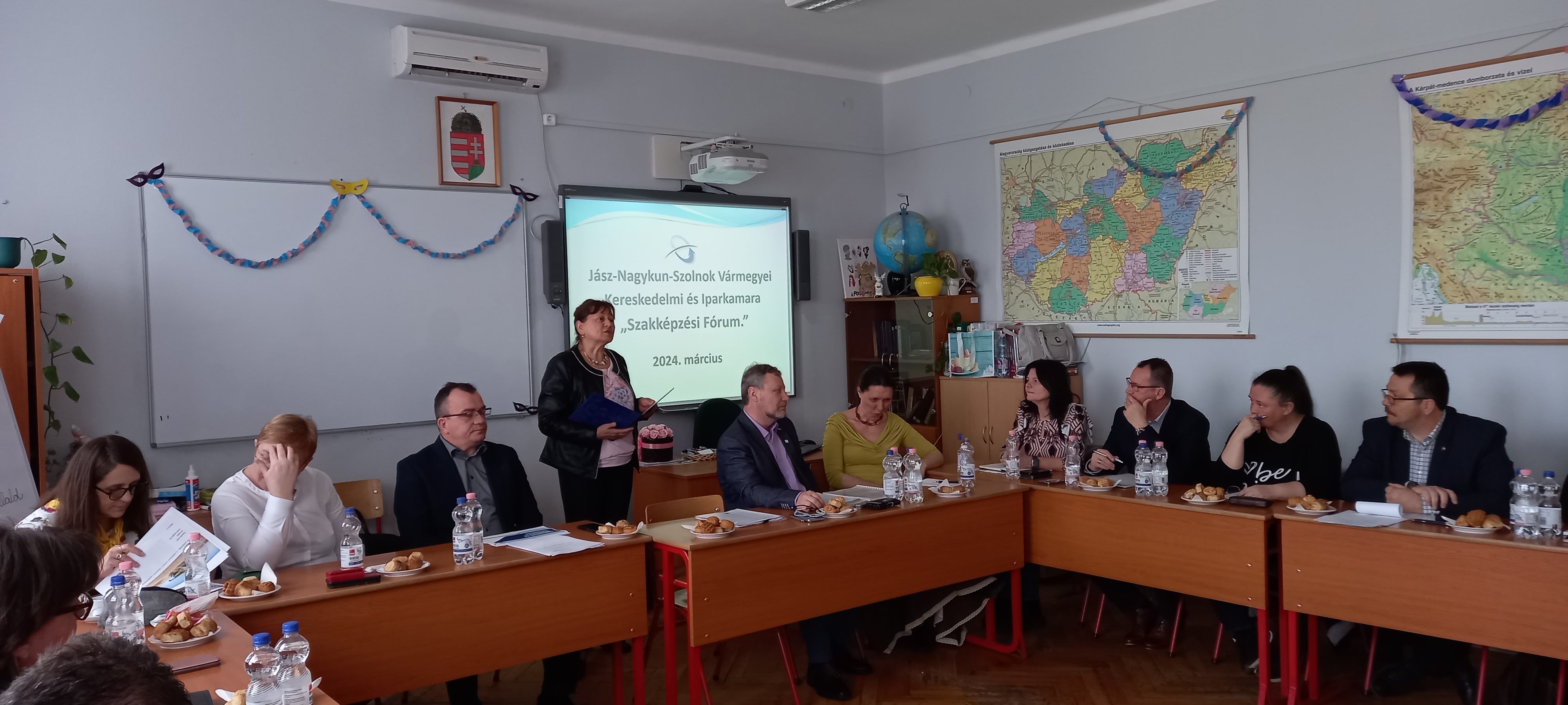 Kamarai egyeztető fórum a Varróban